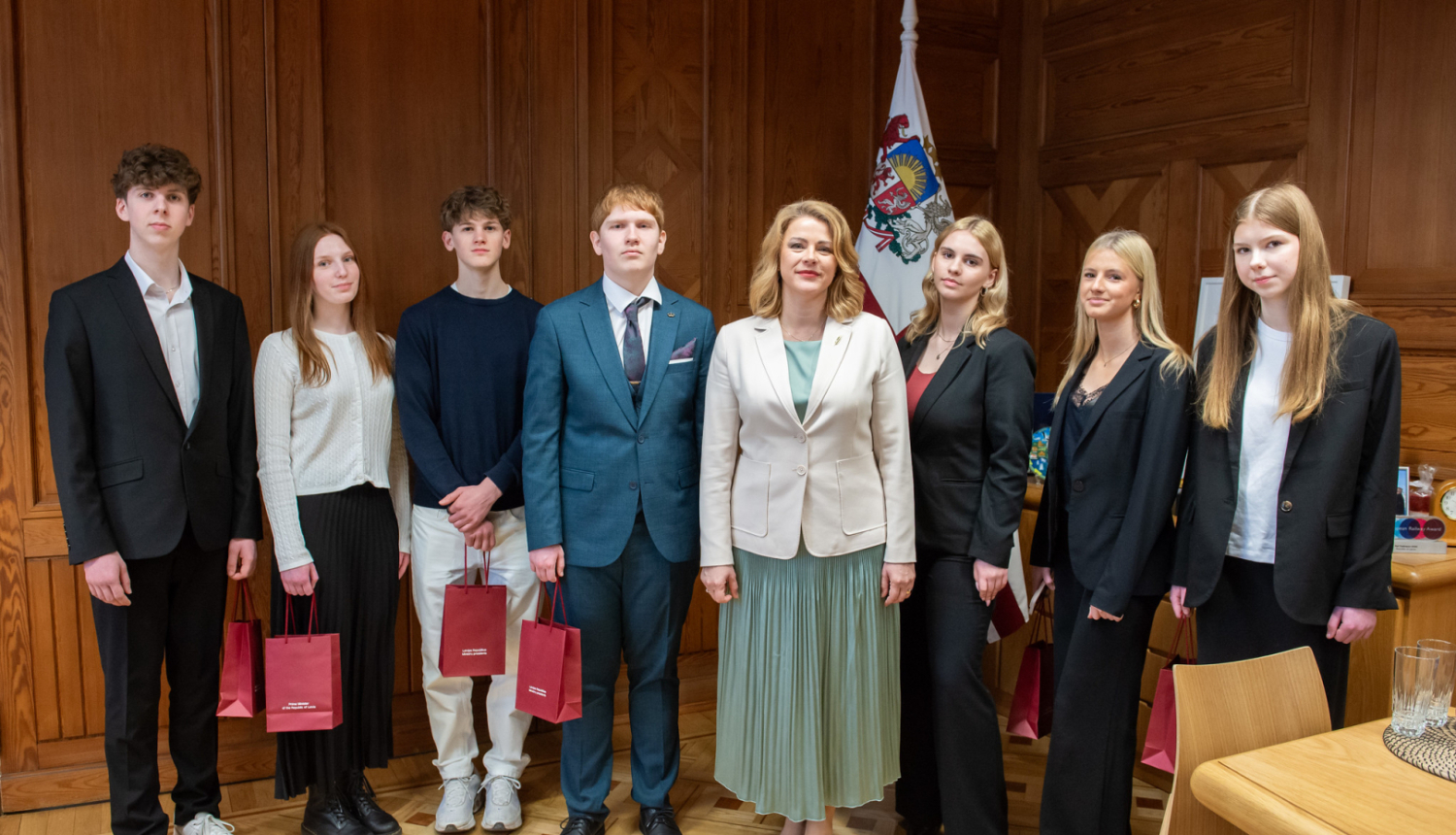 Ēnu diena pie Ministru prezidentes un Valsts kancelejā