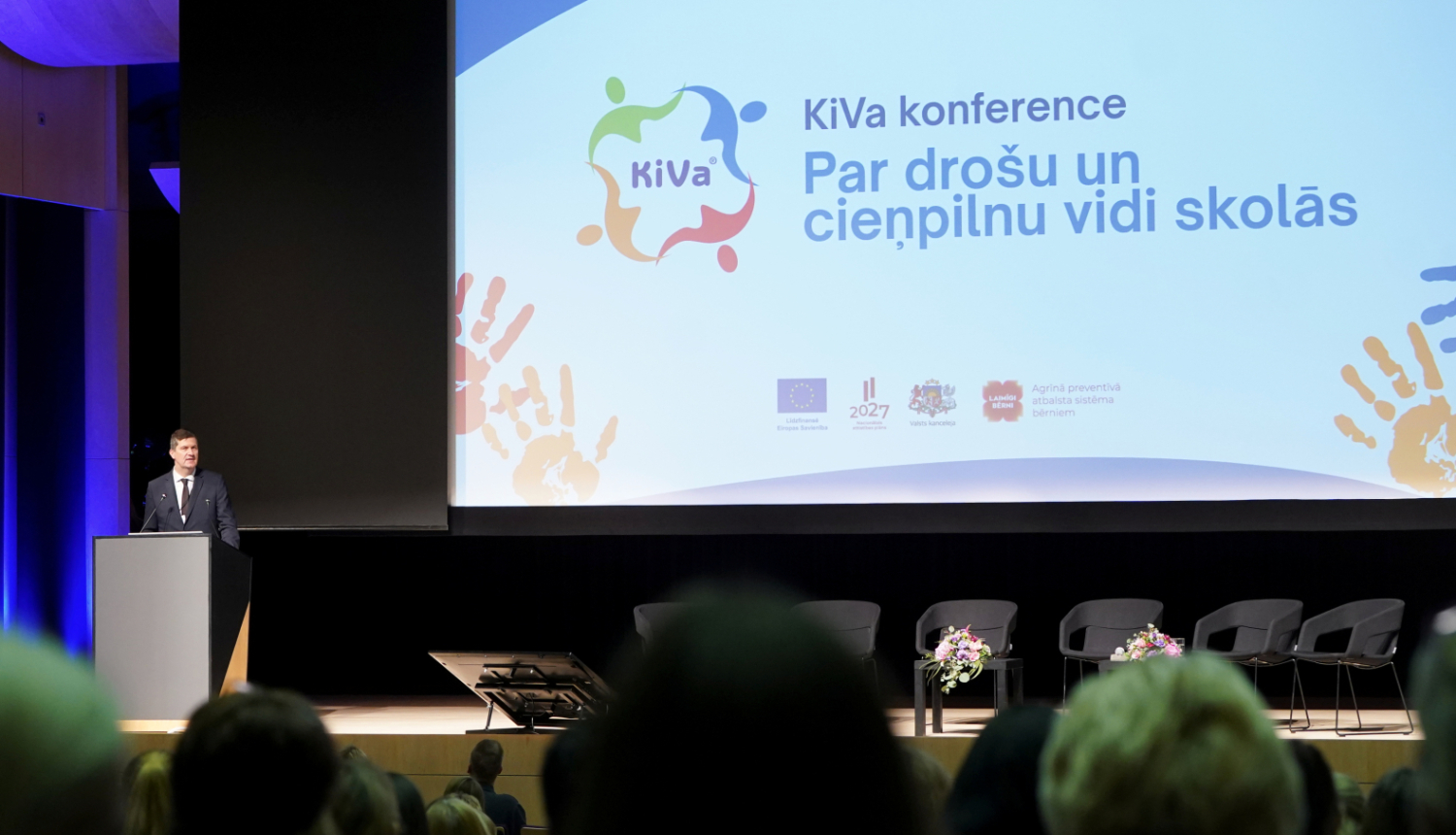 Skats uz konferences skatuvi