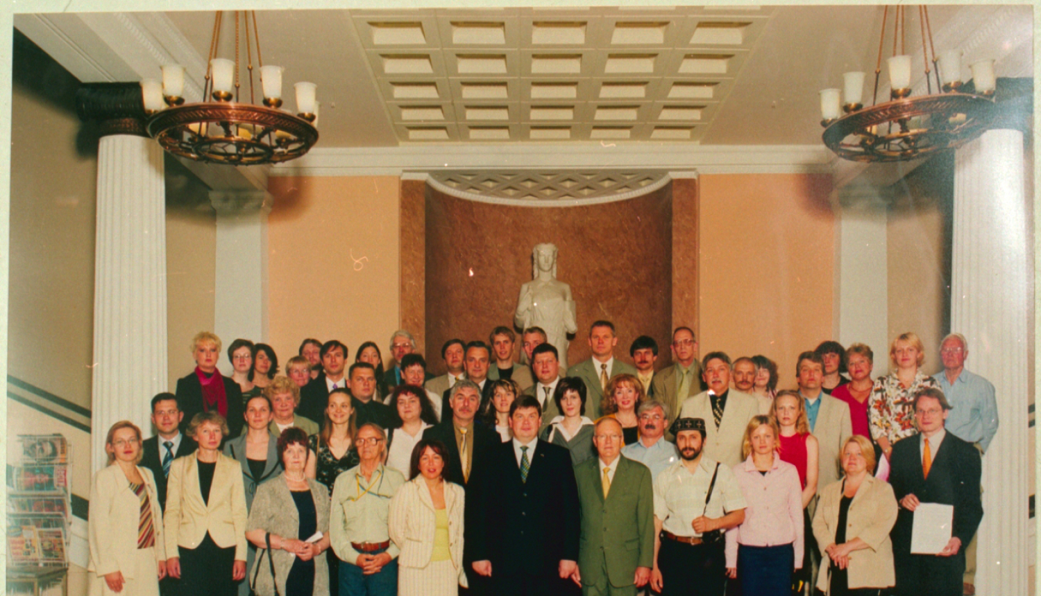 Nevalstisko organizāciju un Ministru kabineta sadarbības memorandu parakstījušās organizācijas kopā ar 2005. gadā valdību pārstāvošo Ministru prezidentu Aigaru Kalvīti