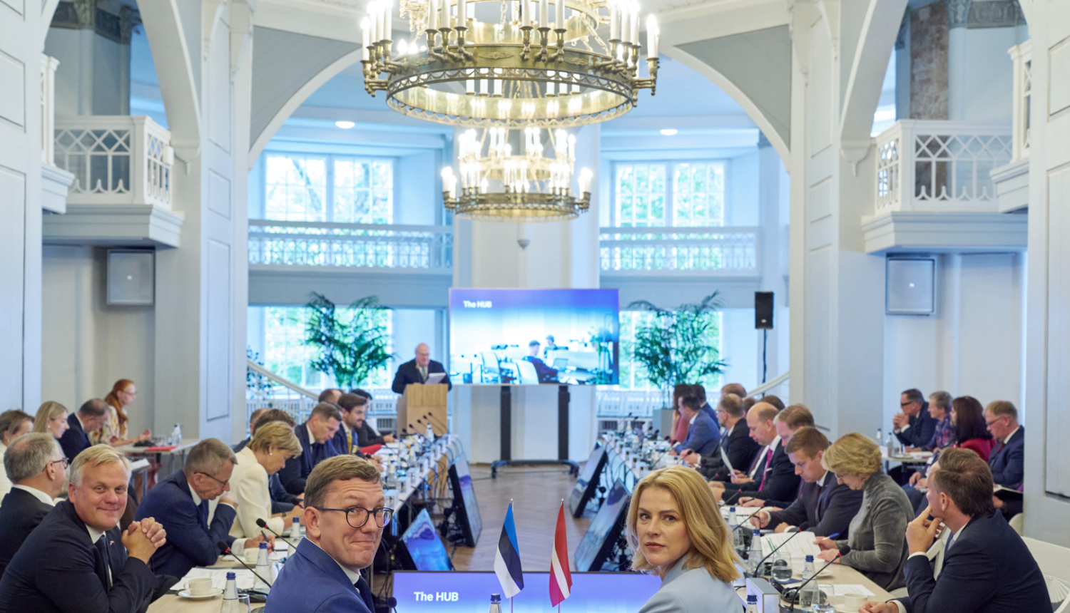 Ministru prezidente Evika Siliņa kopā ar Igaunijas premjerministru Kristenu Mihalu vada Igaunijas un Latvijas valdību kopīgo sēdi Tartu