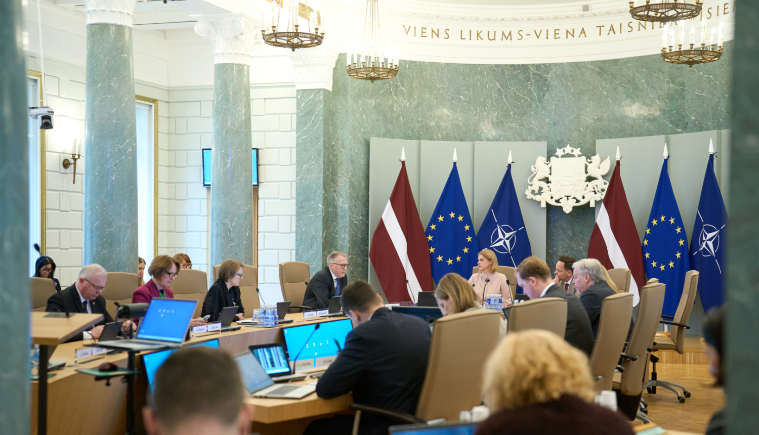 Ministru prezidente Evika Siliņa vada Stratēģiskās vadības tematiskās komitejas sēdi