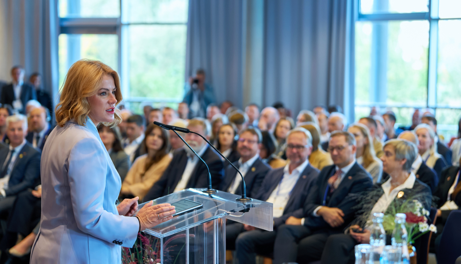 Ministru prezidente Evika Siliņa darba vizītes Mēklenburgā-Priekšpomerānijā ietvaros kopā ar  Mēklenburgas-Priekšpomerānijas federālās zemes Ministru prezidenti Manuelu Švēzigu (Manuela Schwesig) piedalās Latvijas-Vācijas Biznesa foruma atklāšanā.