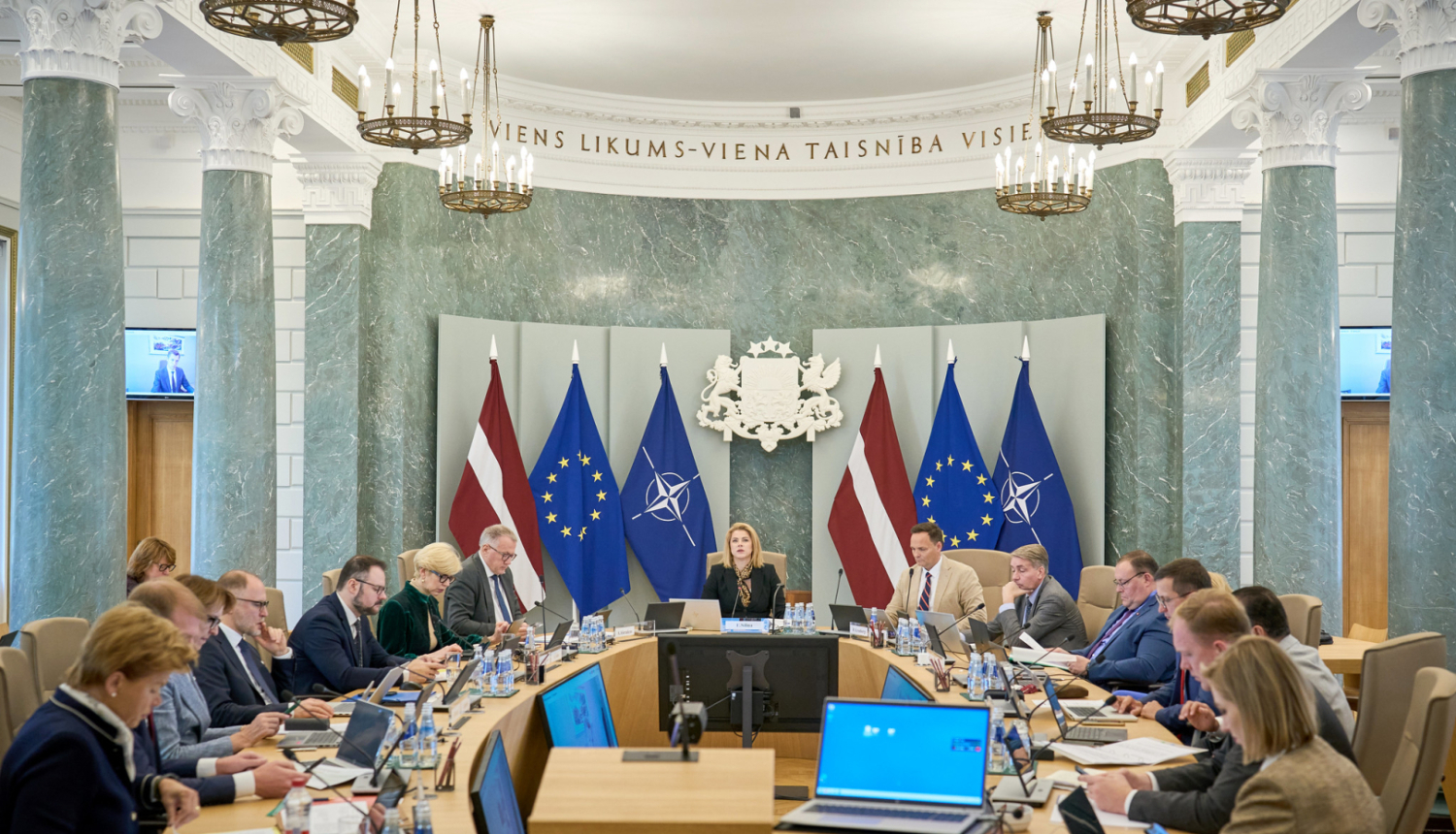 Notiek valdības sēde