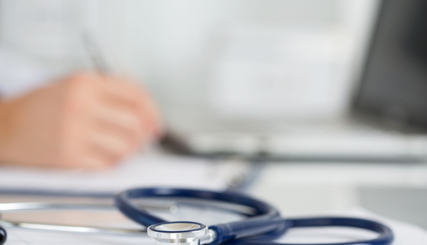 Rezervē 2,9 miljonus eiro piemaksu nodrošināšanai ārstniecības personām saistībā ar paaugstinātu risku un slodzi Covid-19 apstākļos