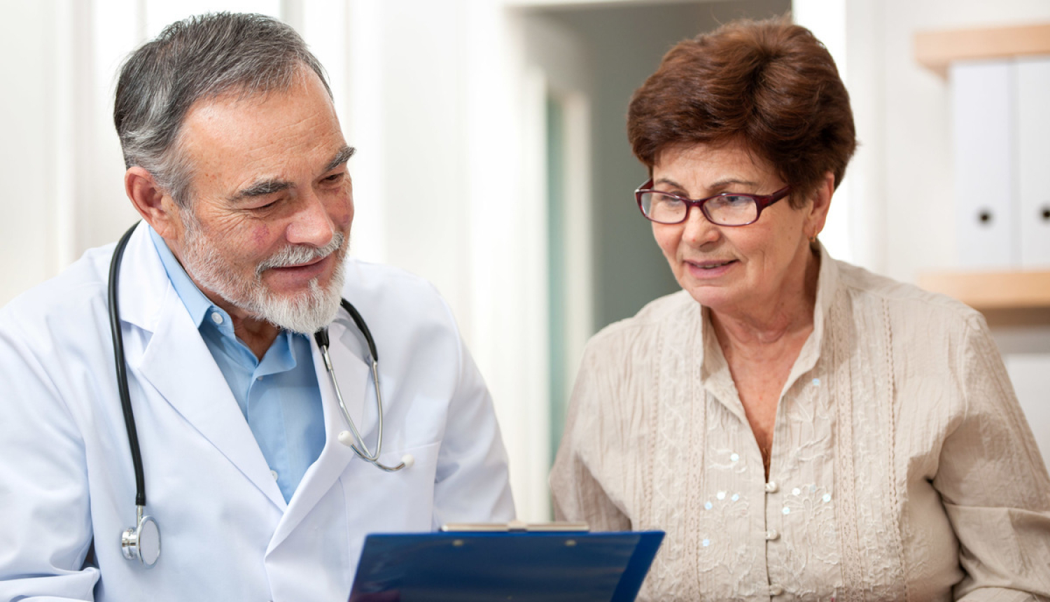 Pensionāriem saruks līdzmaksājums pie ģimenes ārsta