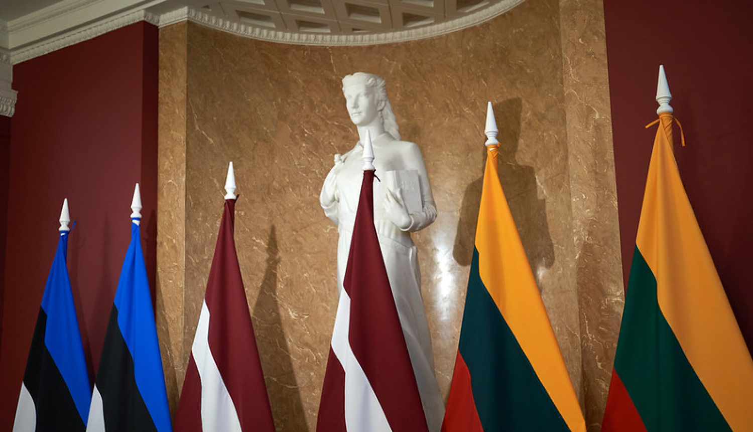 Baltijas valstu karogi