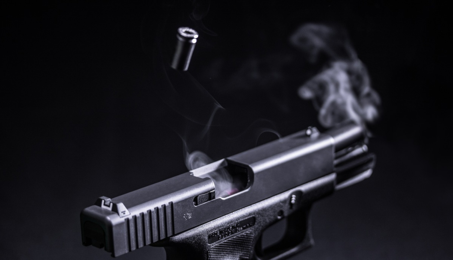 Apstiprina ieroču aprites kārtību, ieroču atļauju noteikumus un ieroču klasificēšanas kārtību