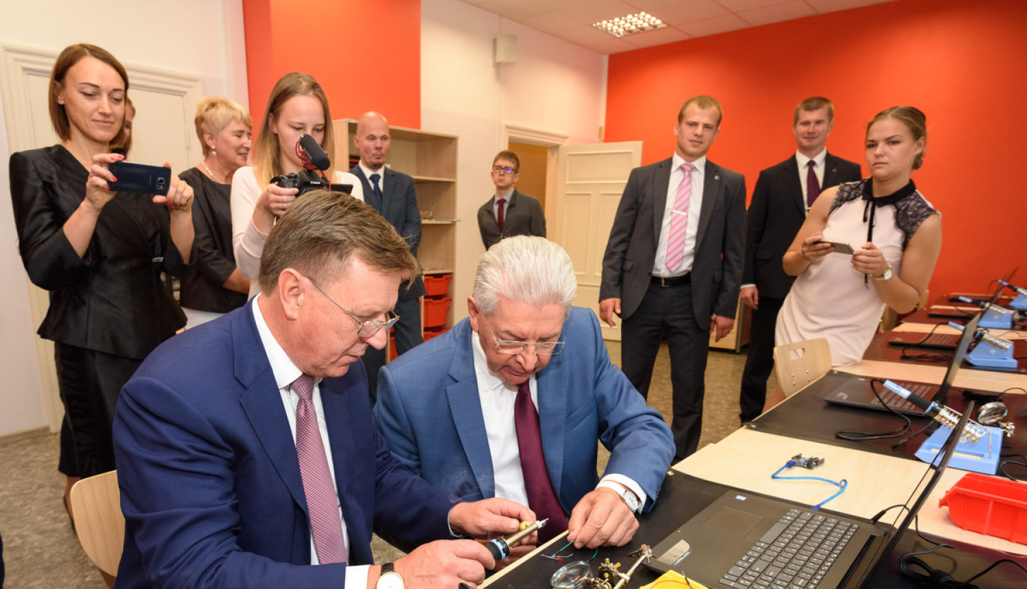 Ministru prezidents: jebkuram puikam un meitenei ir jānodrošina augsta izglītības kvalitāte