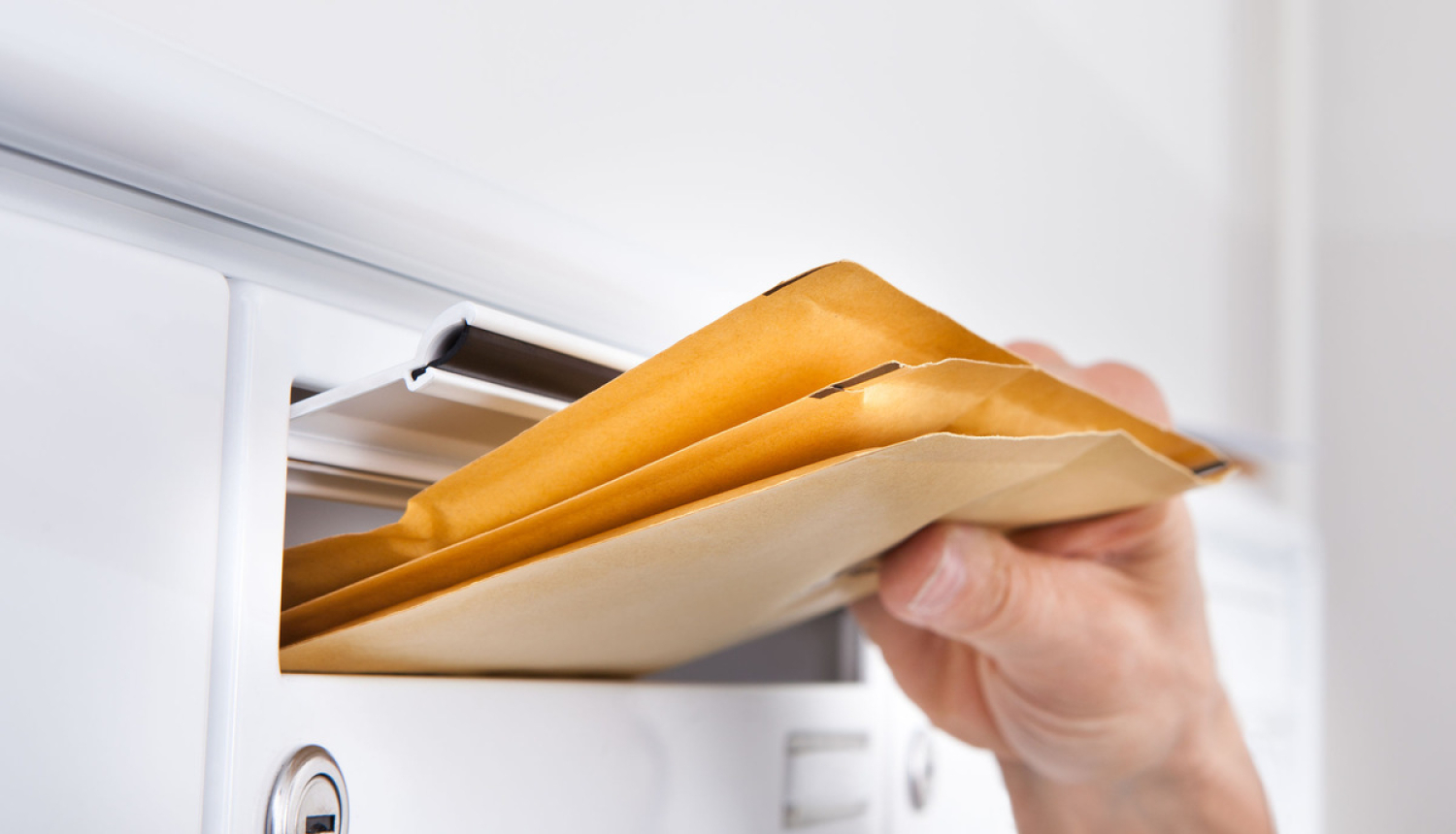 Valdība lemj par 1,3 miljonu euro kompensāciju “Latvijas Pastam” par abonētās preses piegādi