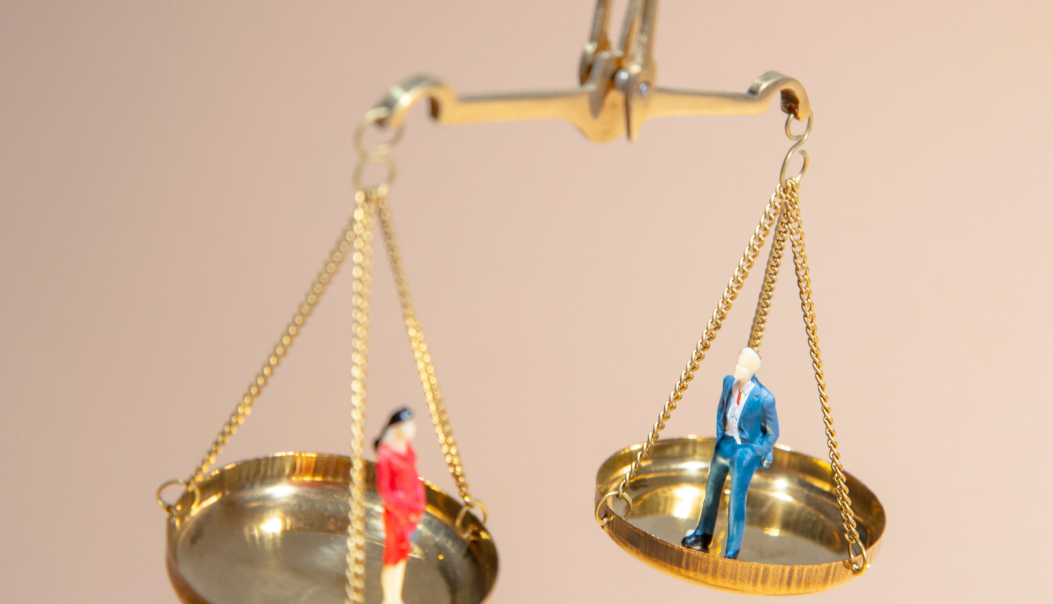 Sievietes un vīrieša figūriņas svaros