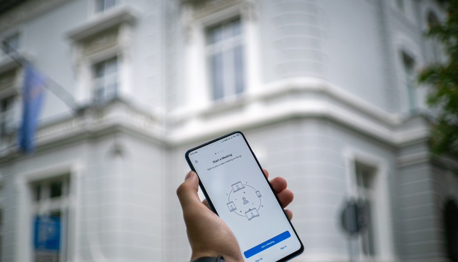 Veselības ministrija aicina: iespēju robežās strādājiet attālināti