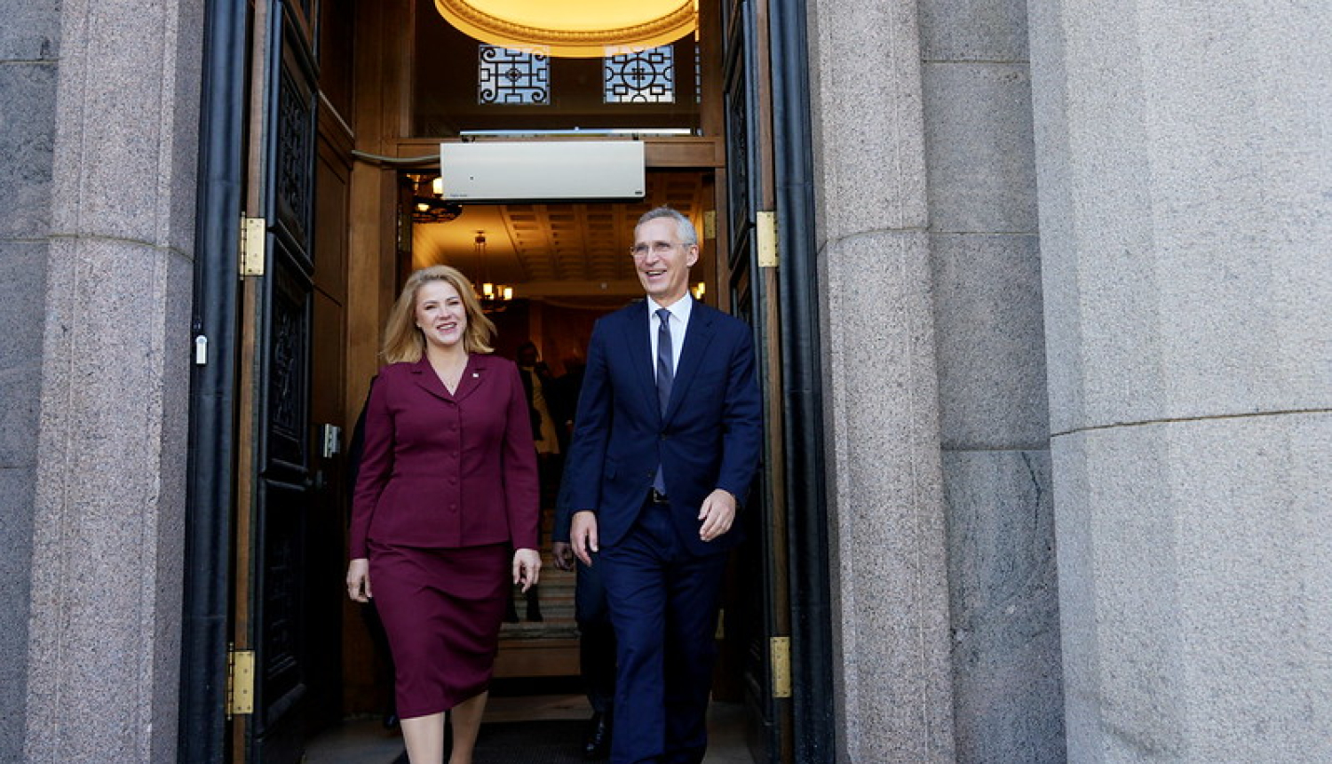 Evika Siliņa un Jenss Stoltenbergs