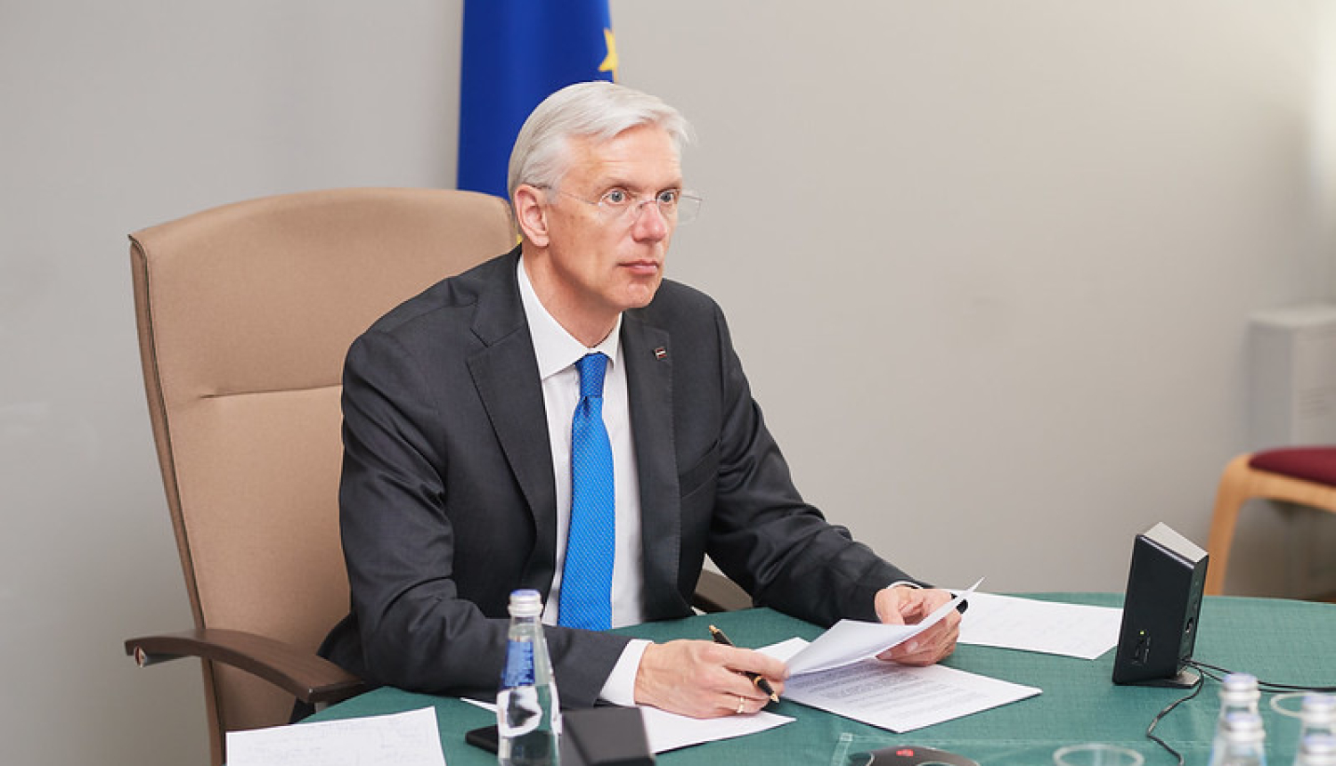 Kariņš: mediķu atalgojuma palielinājums no 2021. gada iespējams, īstenojot uzlabojumus veselības aprūpes un nodokļu sistēmās