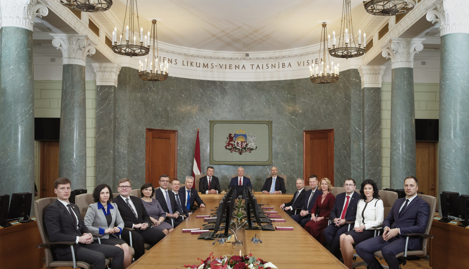 Darbu sāk Krišjāņa Kariņa valdība