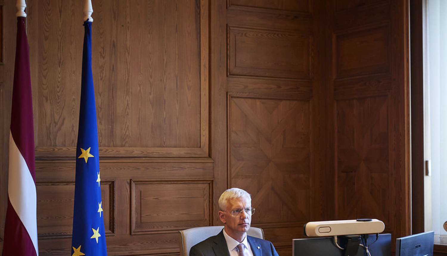 ilustratīvs attēls: Krišjānis Kariņš attālinātās sanāksmes laikā; avots: Valsts kanceleja