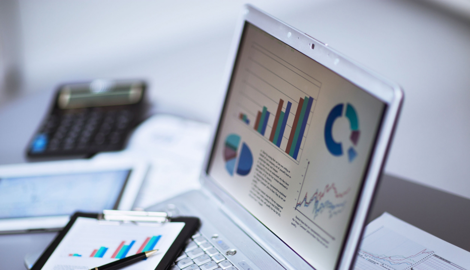 ilustratīvs attēls: planšete, dators; avots: 123rf.com