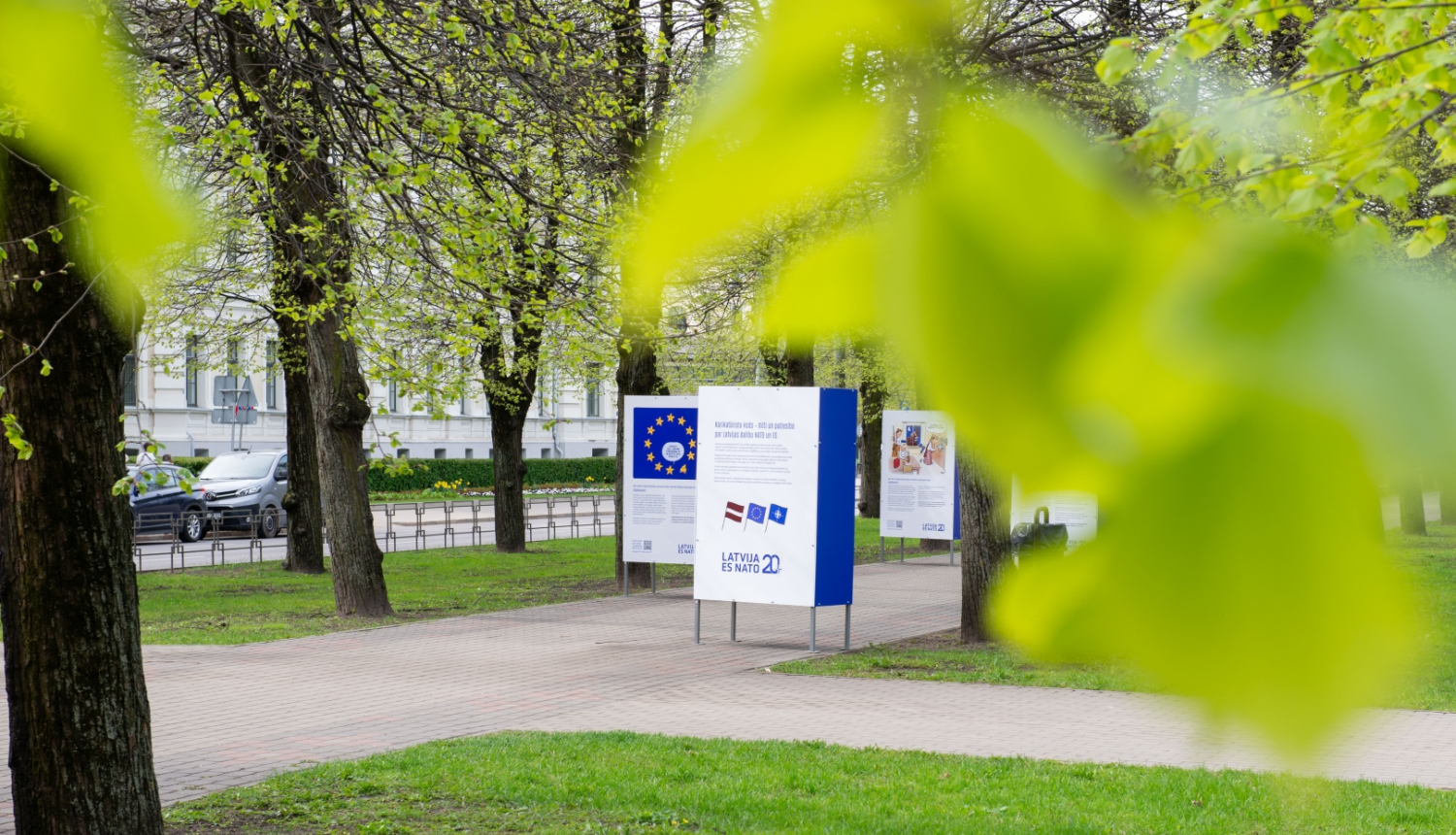 Liepu aleja, izstāde. 