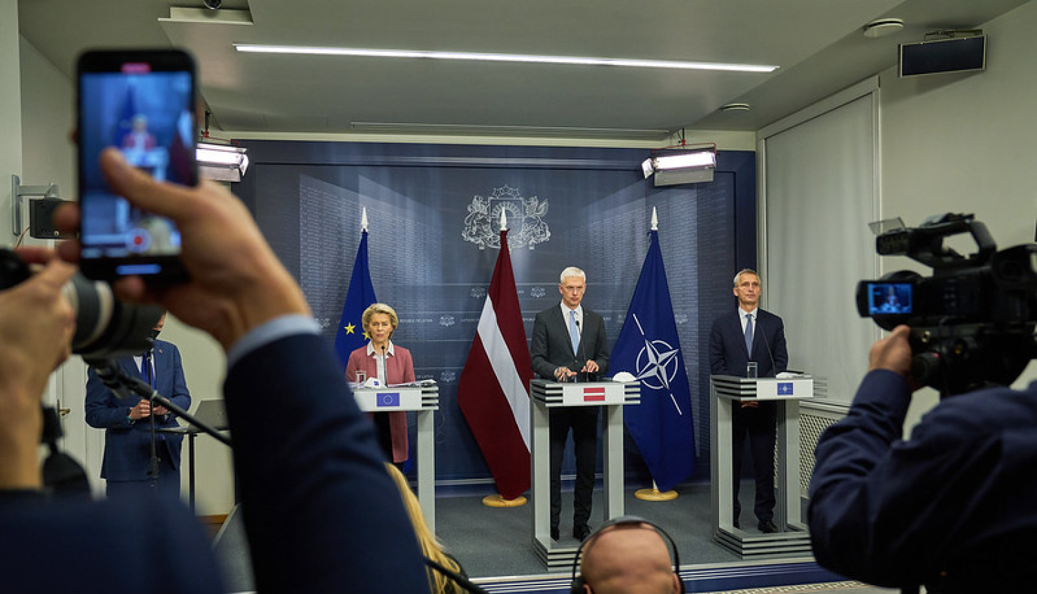 Ministru prezidents Krišjānis Kariņš tiekas ar Eiropas Komisijas priekšsēdētāju Urzulu fon der Leienu un NATO ģenerālsekretāru Jensu Stoltenbergu 