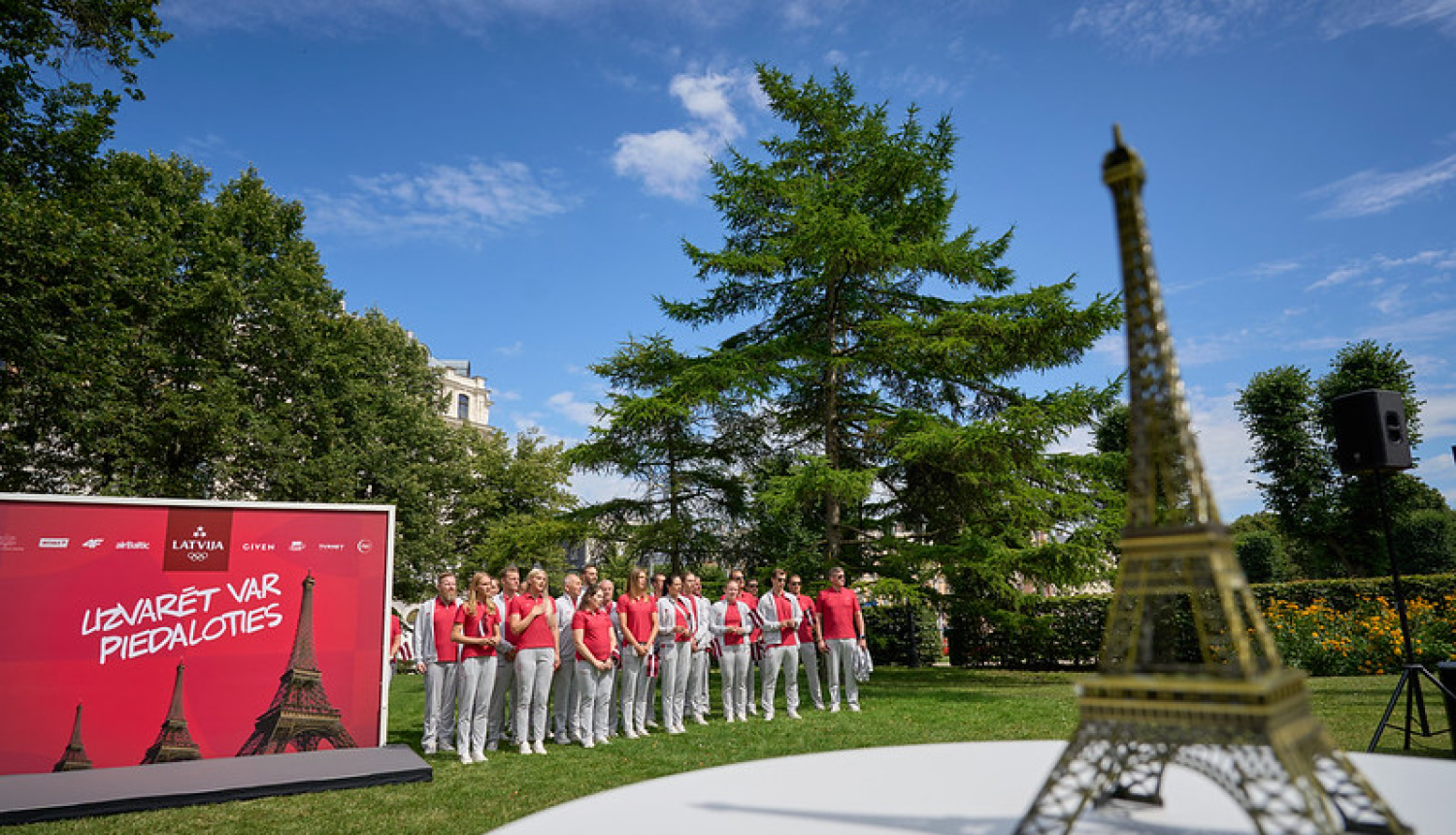 Foto: Latvijas delegācija Bastejkalnā. 