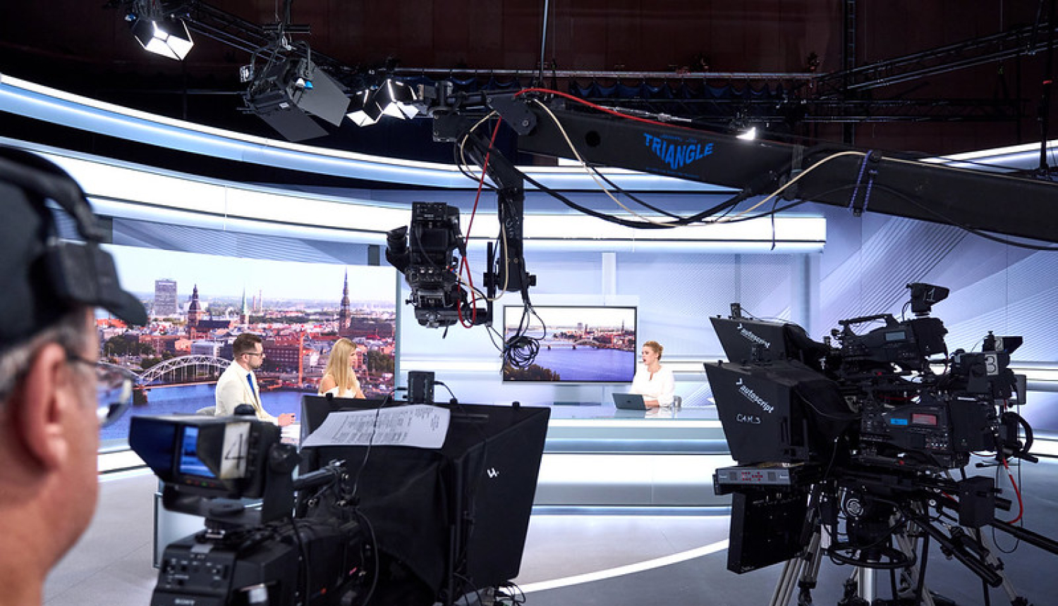 LTV1 studija, Ministru prezidente sniedz interviju raidījumam "Rīta panorāma"