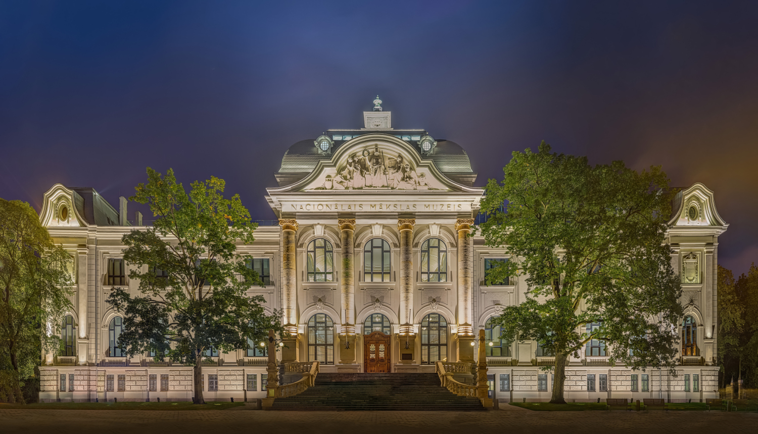 Latvijas Nacionālā mākslas muzeja fasāde