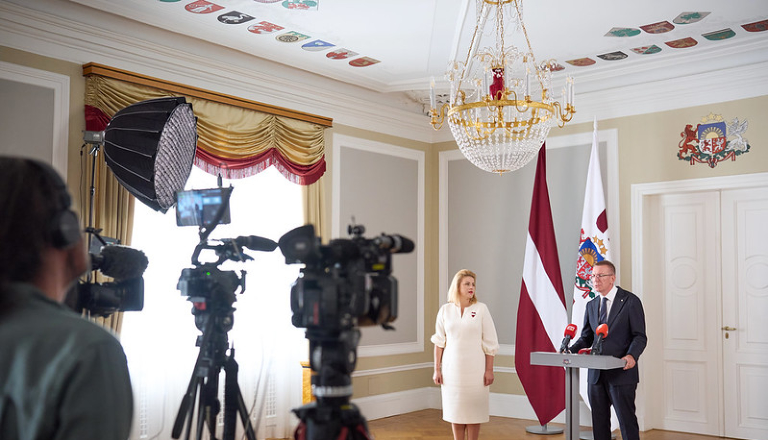 Ministru prezidente Evika Siliņa un Valsts prezidents Edgars Rinkēvičs preses konferencē, Rīgas pilī. 