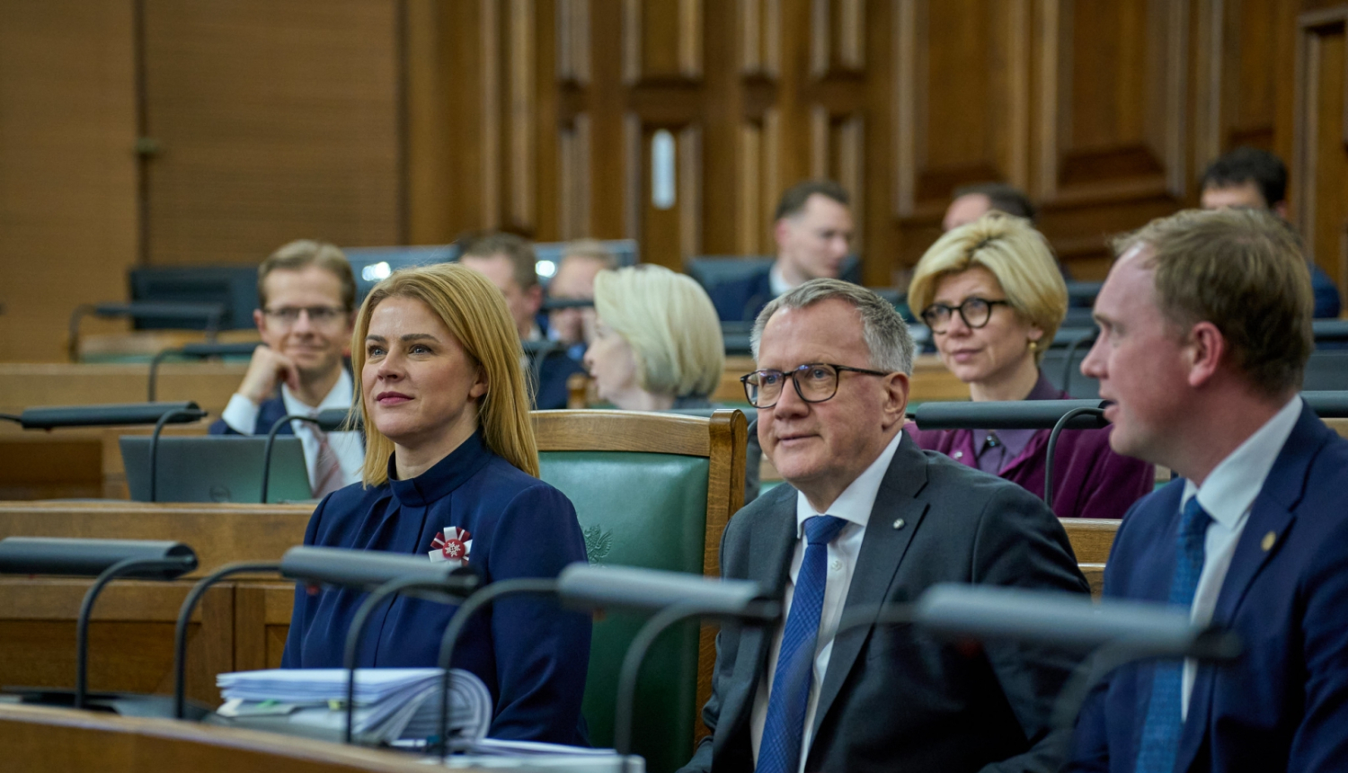 Ministru prezidente, finanšu ministrs, ekonomikas ministrs Saeimā