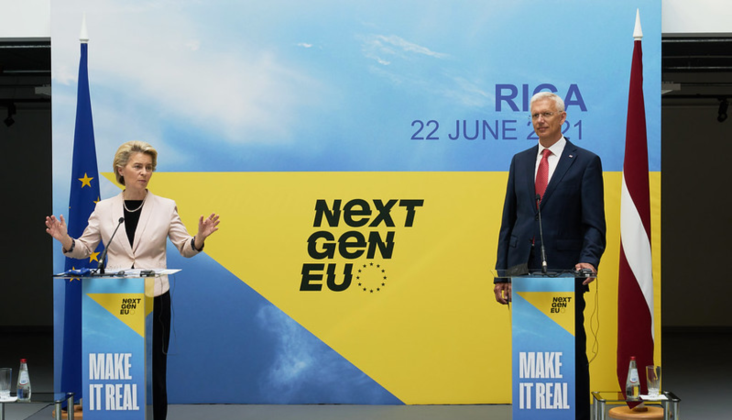 Foto: Ministru prezidents Krišjānis Kariņš un EK priekšsēdētāja Urzula fon der Leiena