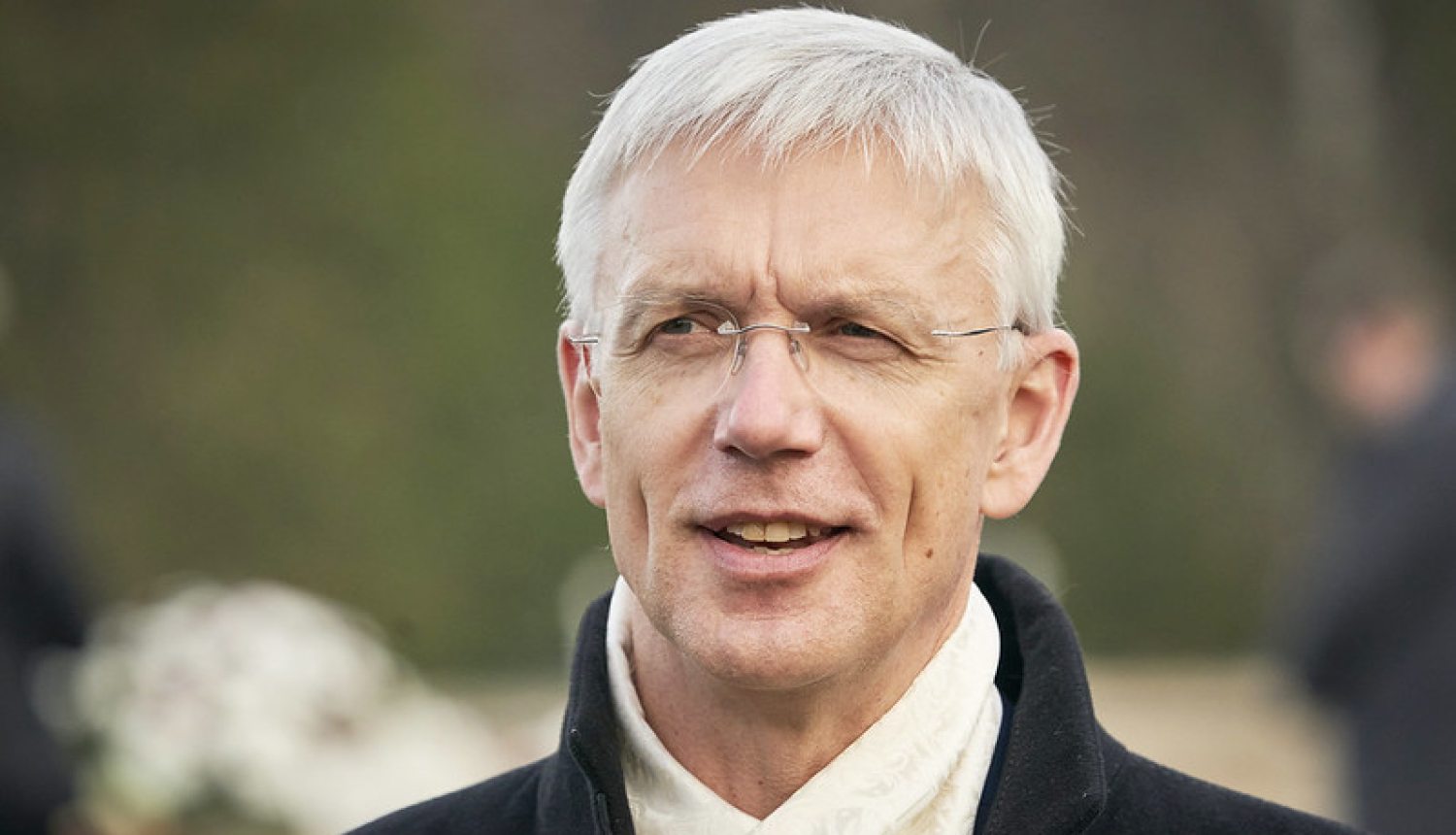 Ministru prezidents piedalās 1991. gada barikādēm veltītajos pasākumos Doma laukumā