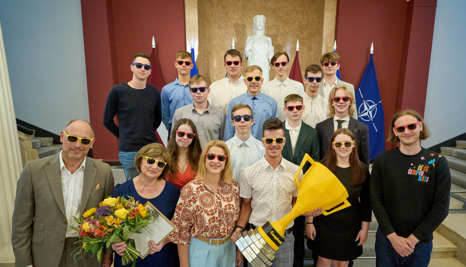 Ministru Prezidente svinīgā pasākumā Ministru kabinetā sveica “Čē Čē Čempionāts” “Grand Prix” balvas ieguvējus Gulbenes novada vidusskolas 12.g klasi