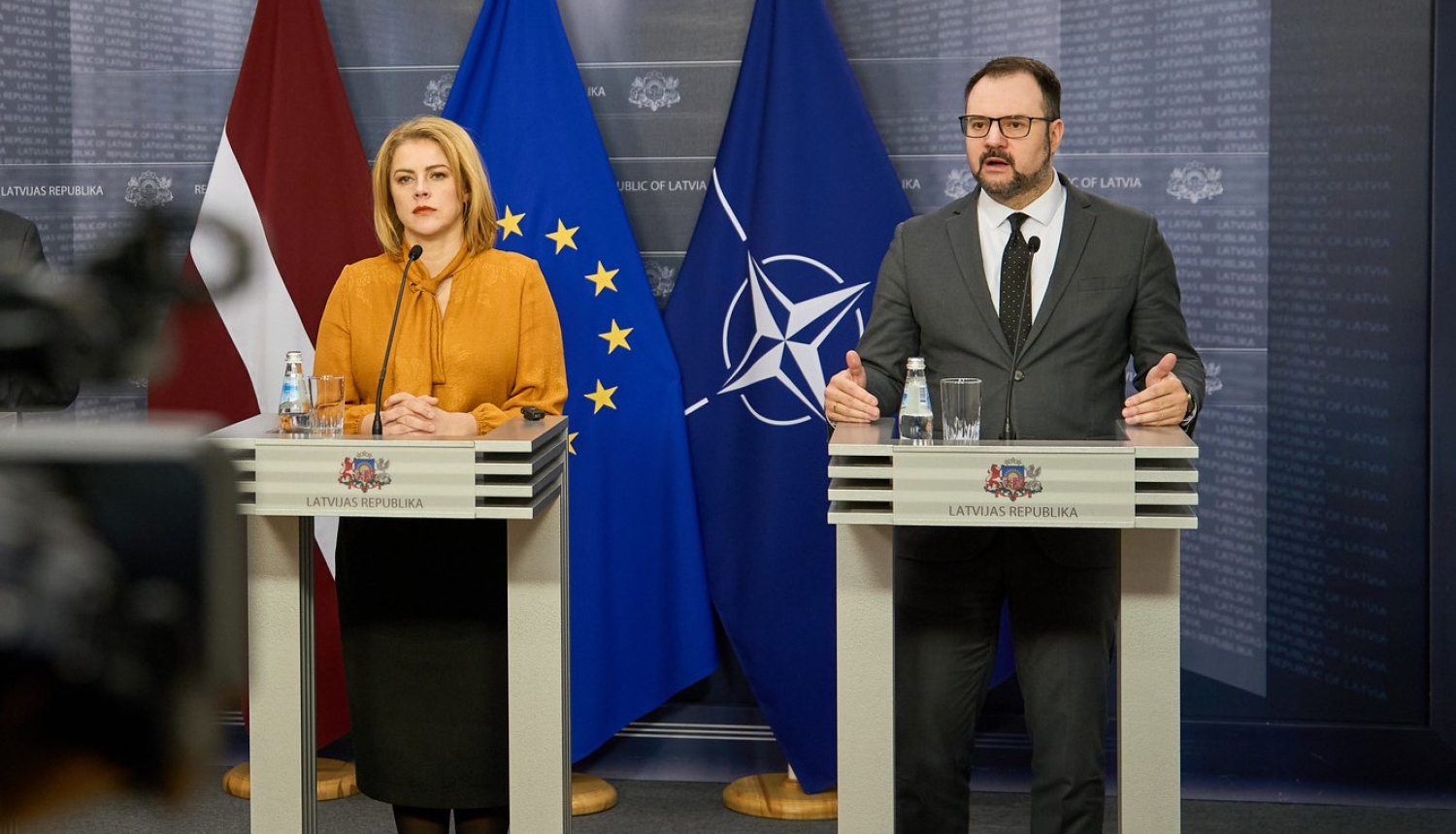 Ministru prezidente Evik Siliņa un Satiksmes ministrs Kaspars Briškens