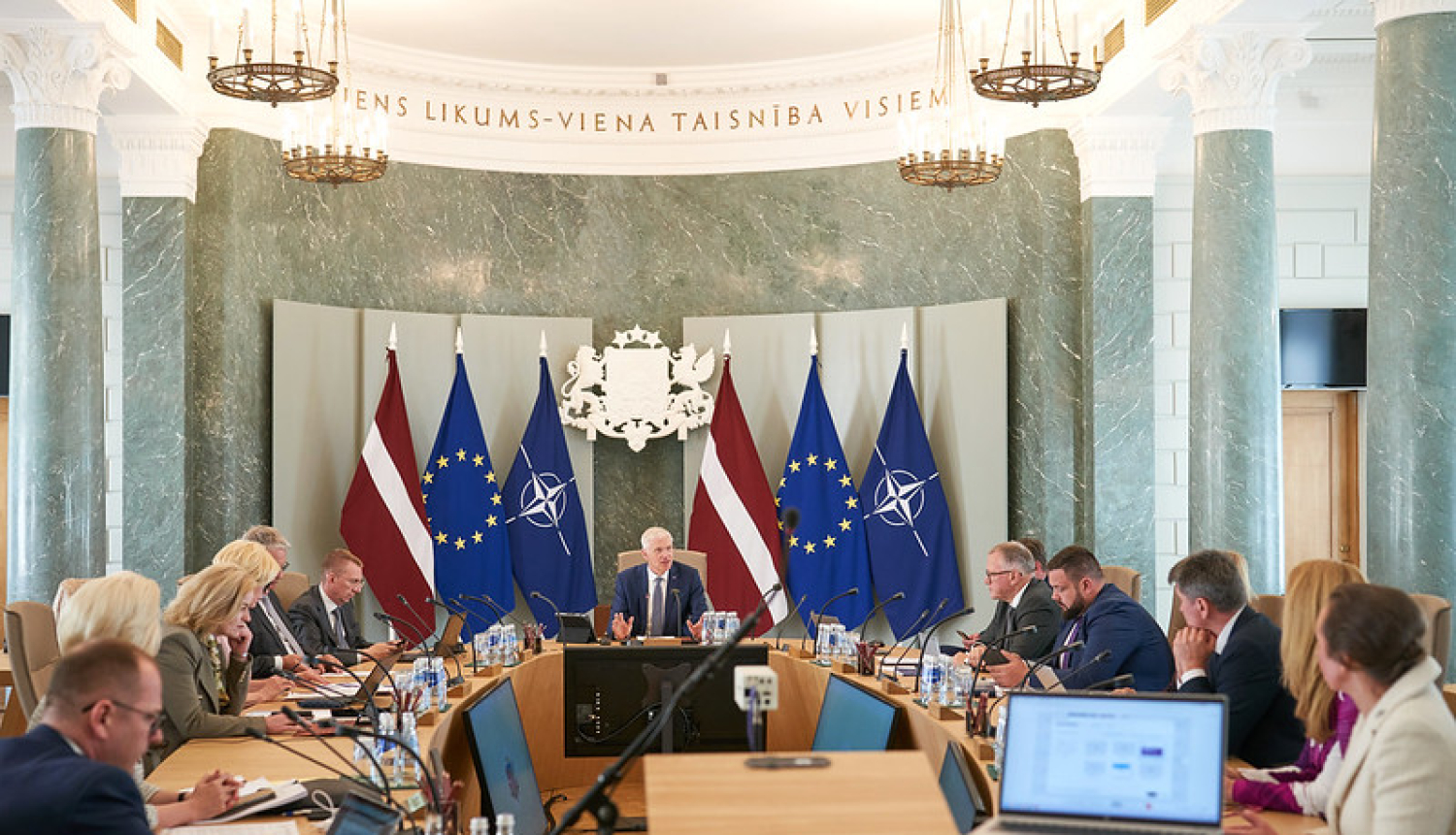 Foto no Ministru kabineta sēdes