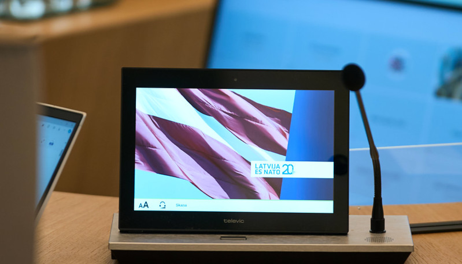 Dators MK sēžu zālē. 