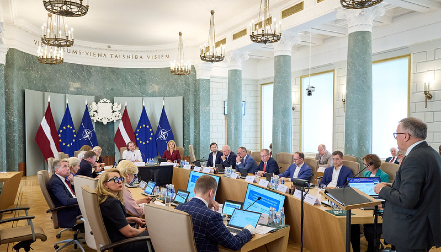 NTSP sēdes dalībnieki Ministru kabineta sēžu zālē