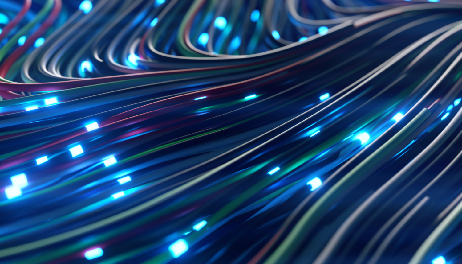 Dažādu krāsu optiskās šķiedras kabeļi, ar gaismiņām ilustrēta datu kustība pa tiem