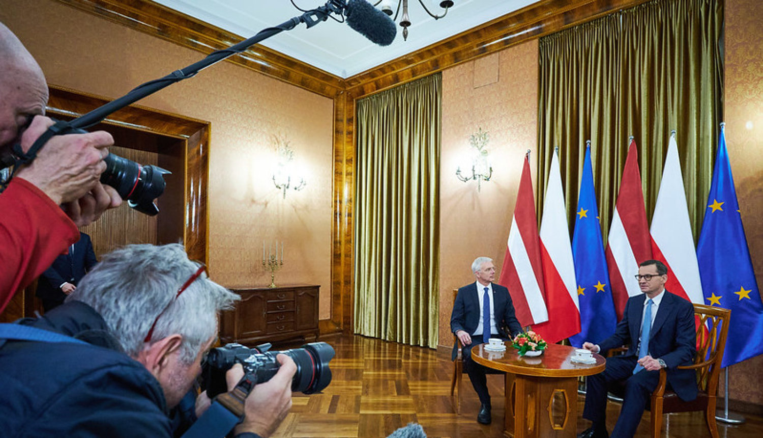 K. Kariņš un M.Moraveckis Varšavā