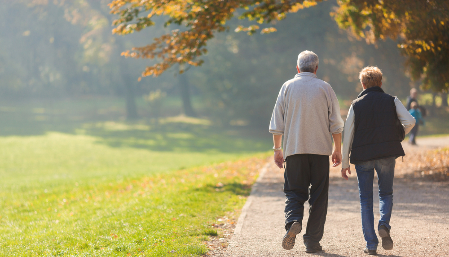 Seniori pastaigājas