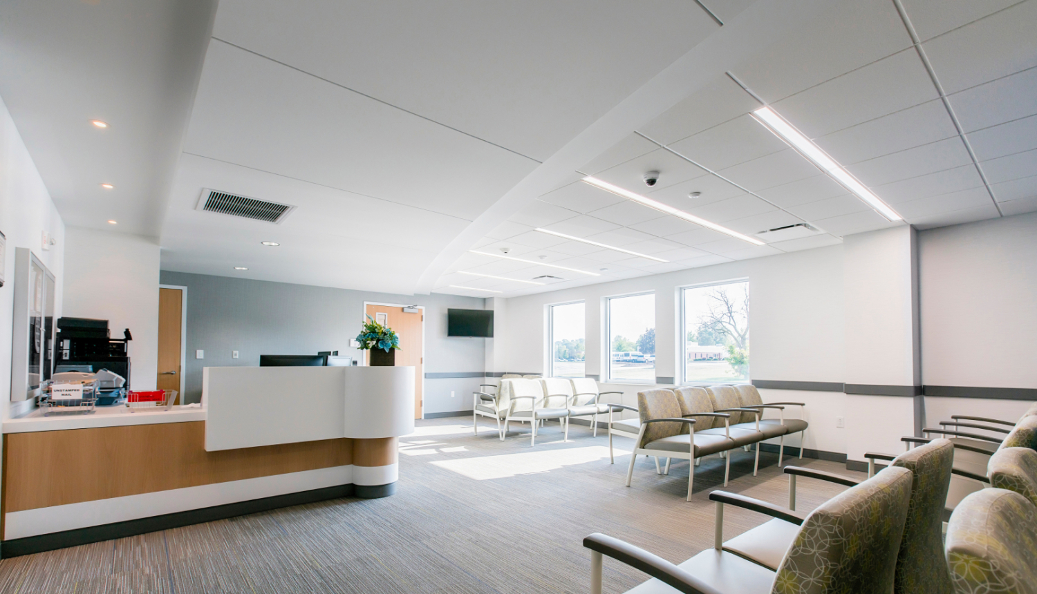 Attēlā redzams slimnīcas reģistratūras attēlojums