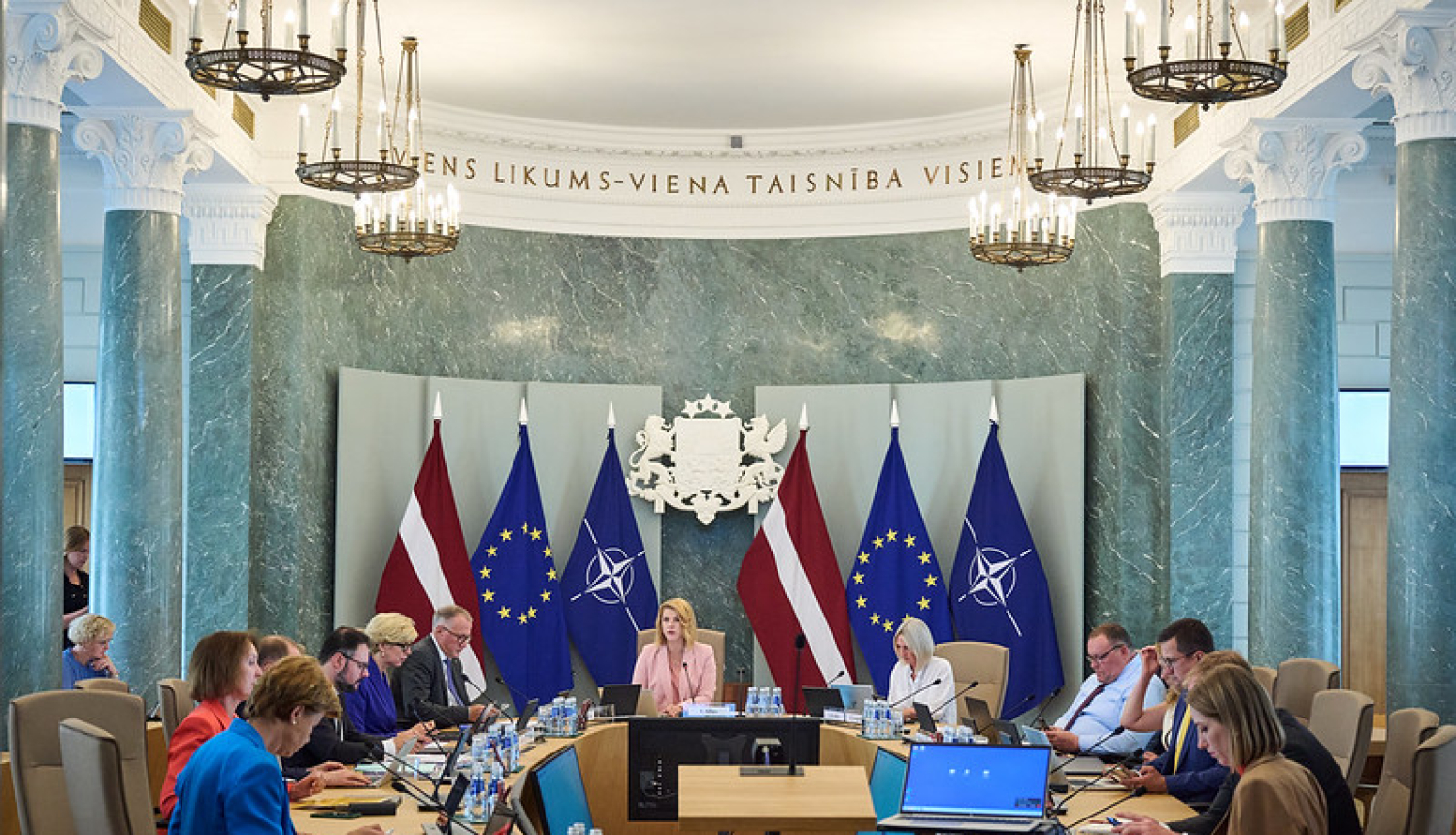 Ministru kabineta sēde 23. jūlijā. Valdības locekļi sēžu zālē. 