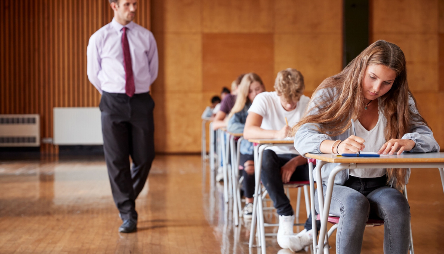 9. klases skolēniem eksāmeni tiek atcelti, pārējiem - notiks