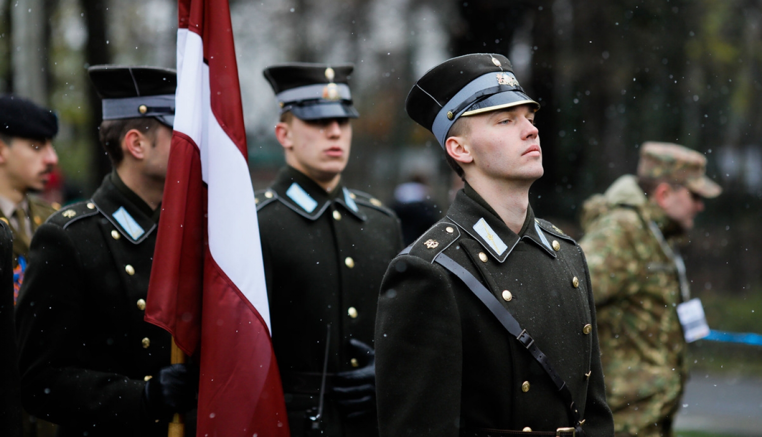 Aizsardzības ministriju pilnvaro slēgt līgumus par Latvijā ražotas munīcijas piegādēm