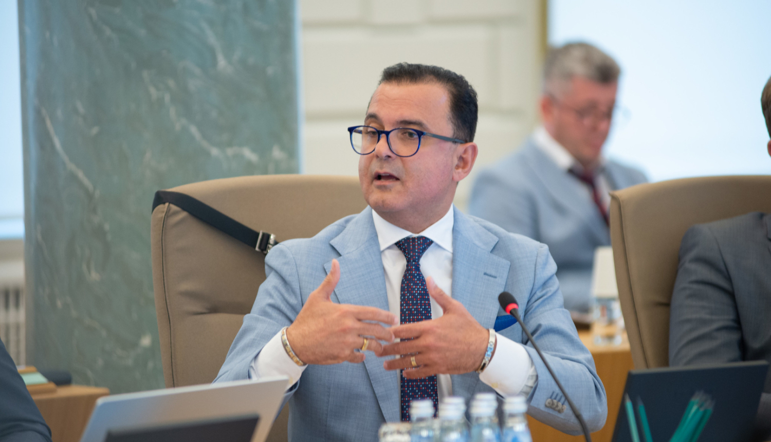 Veselības ministrs Hosams Abu Meri piedalās Ministru kabineta sēdē