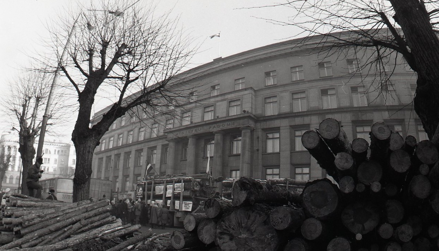 Valdība piešķir finansējumu 1991. gada barikāžu dalībnieku apliecību izgatavošanai