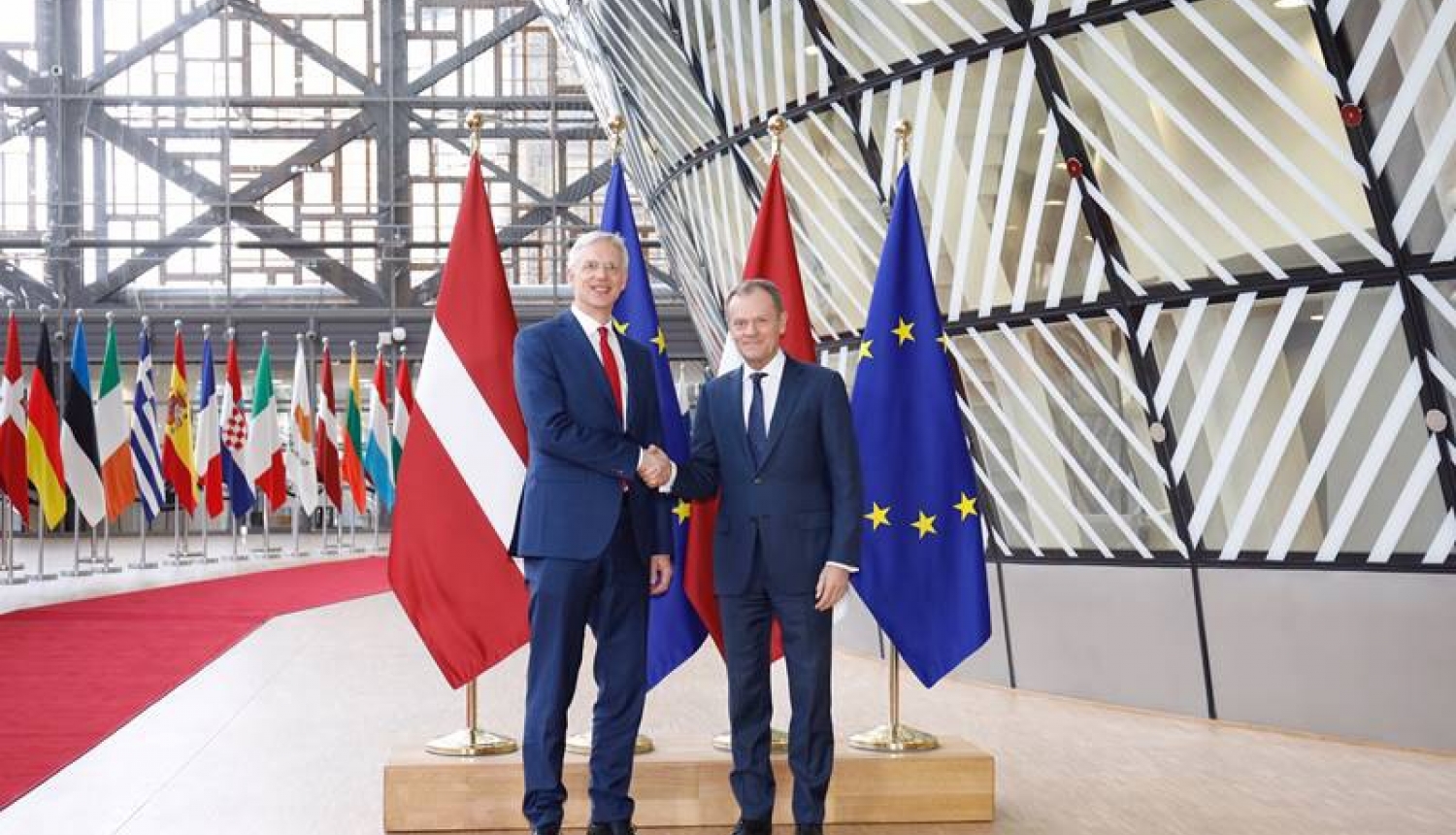 Ministru prezidents ar Tusku, Junkeru un Barnjē pārrunā Eiropas Savienības galvenos izaicinājumus tuvākajā nākotnē