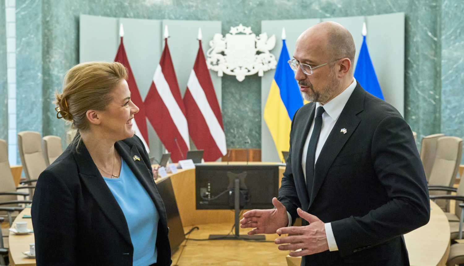 Ministru prezidente Evika Siliņa un Ukrainas aizsardzības ministrs Deniss Šmihaļs