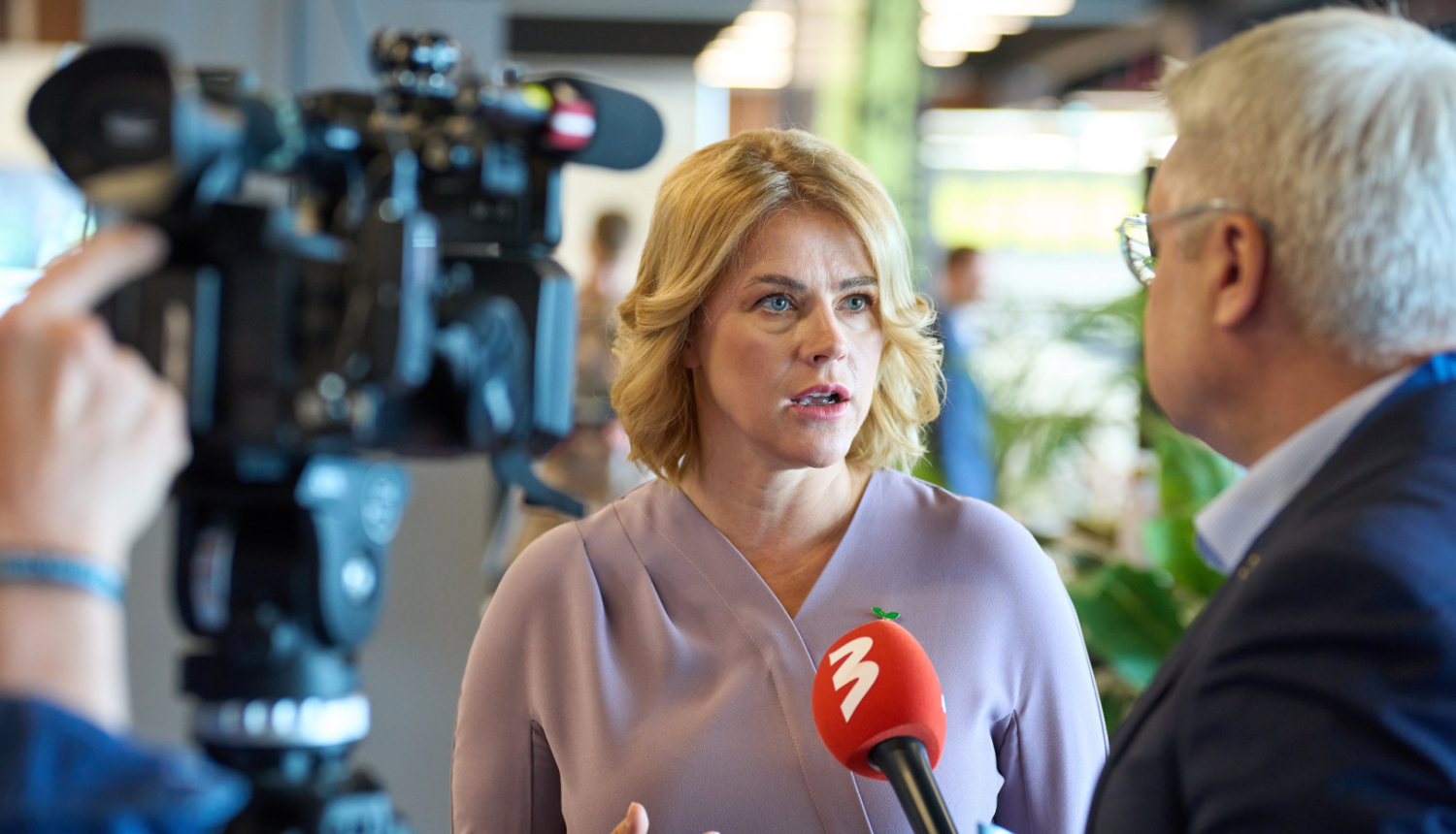 Ministru prezidente Evika Siliņa sniedz atbildi medijiem