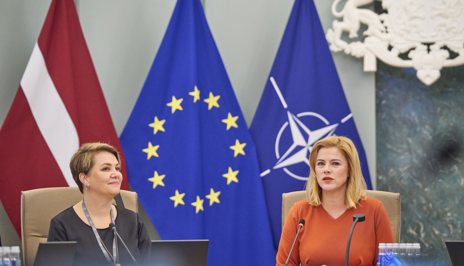 Ministru prezidente Evika Siliņa kopā ar FICIL padomes priekšsēdētāju Zlatu Elksniņu-Zaščirinsku
