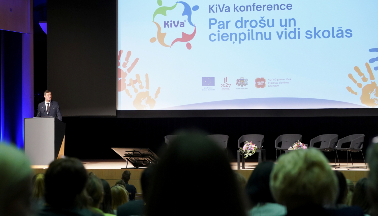 Skats uz konferences skatuvi