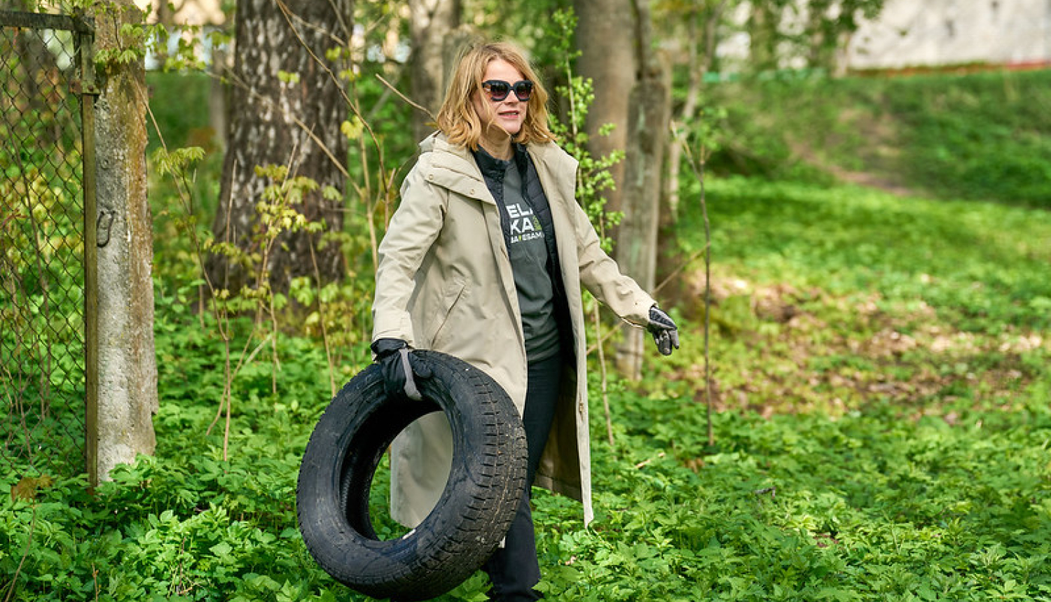 Ministru prezidente Evika Siliņa piedalās Lielajā talkā
