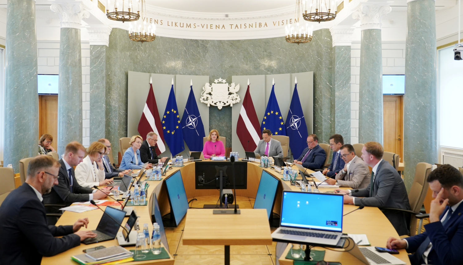 Ministru prezidente Evika Siliņa vada valdības sēdi